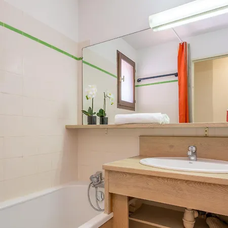 Les Coteaux De La Nartelle-13 By Interhome